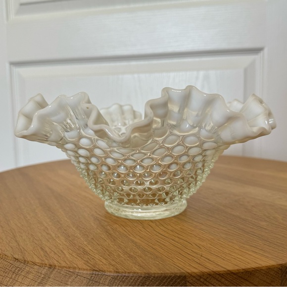 Vintage Fenton Moonstone Opalescent Hobnail Ruffled Edge Bowl - Picture 3 of 7